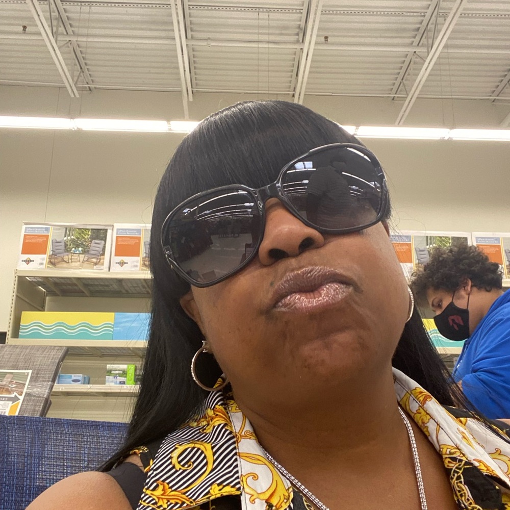 Meet your Posher, April